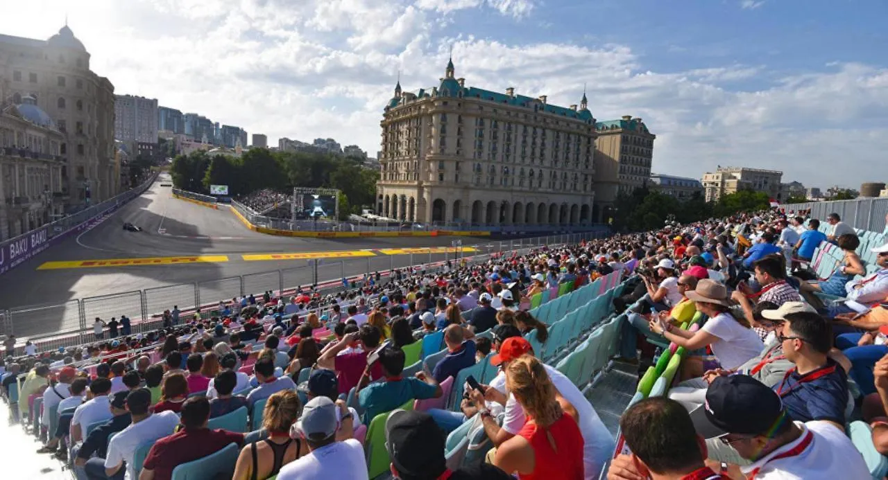 Dondar Hotel Formula 1 View Baku